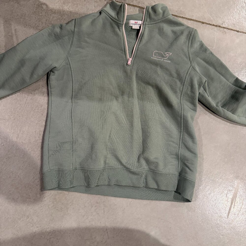 Vineyard vines size large sage zip up pullover- cute size large zip up pullover